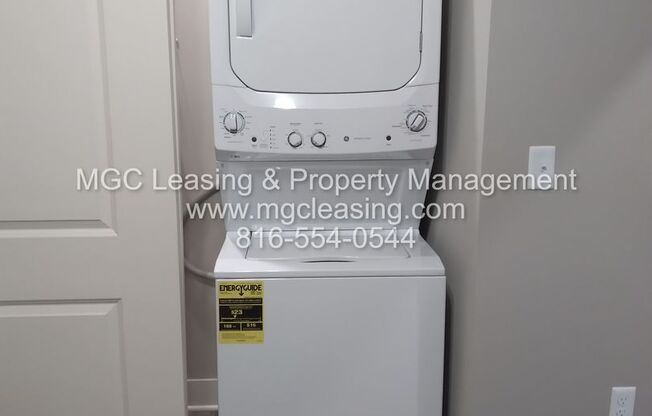 Studio, 1 bath, 497 sqft, $957, Unit 5620-1E NE 80th Ter