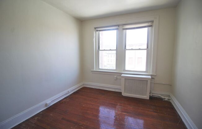 1 bed, 1 bath, 2 sqft, $950, Unit #504