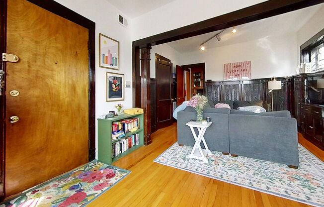 859 Oakdale/2915-19 Mildred