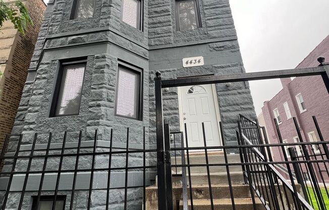 4434 W Monroe St, Chicago, IL, 60624