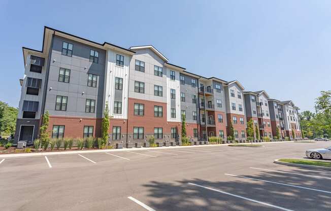 exterior view at the bradley braddock road station apartments