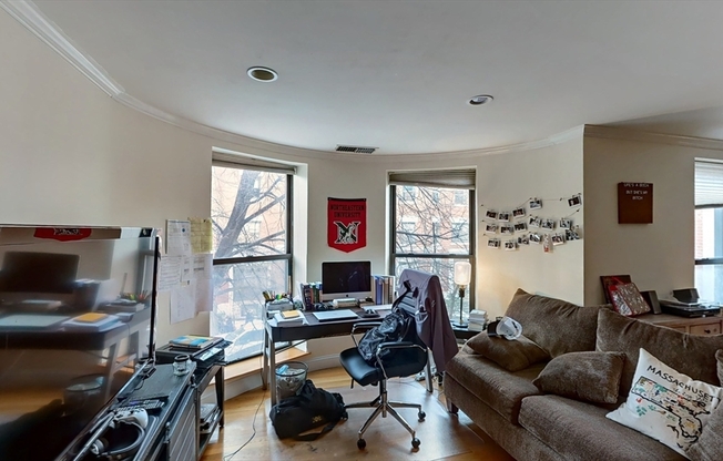78 Gainsborough St 106