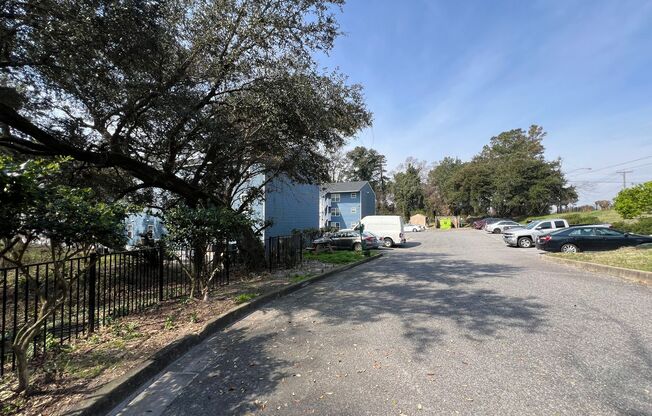 2 beds, 2 baths, 950 sqft, $1,705, Unit 2107-10