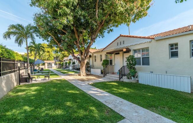 Quaint One Bedroom Villa Style Apartment in South Beach