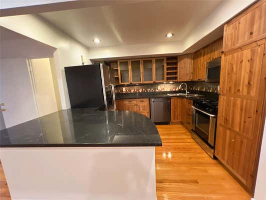 240 10 68 AVE