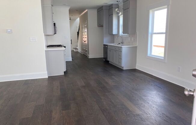 3 beds, 2.5 baths, $2,900