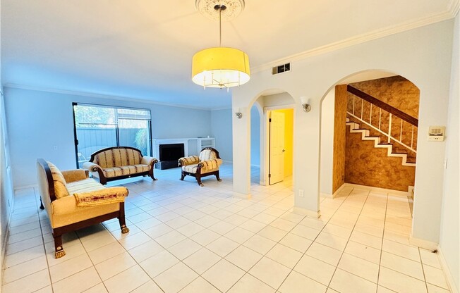 2 beds, 3 baths, 1,614 sqft, $4,000
