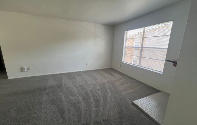 2 beds, 2 baths, 1,000 sqft, $1,275, Unit 812