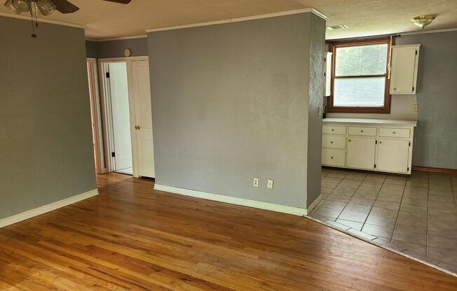 2 beds, 1 bath, $1,150