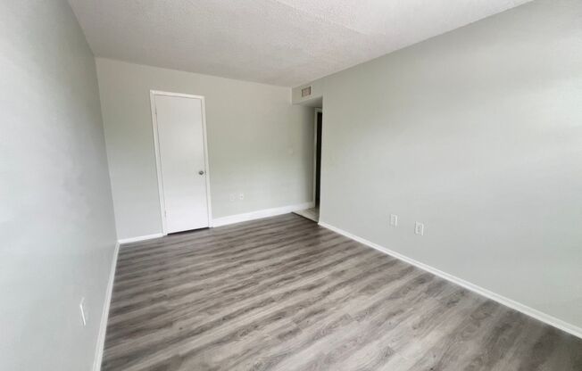 2 beds, 1.5 baths, 800 sqft, $1,450, Unit 136
