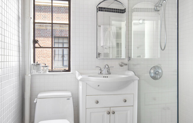 1 bed, 1 bath, $4,250, Unit 1014