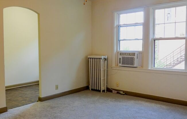 1 bed, 1 bath, 560 sqft, $855, Unit 55-21