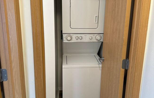 1 bed, 1 bath, 625 sqft, $1,150, Unit 204E