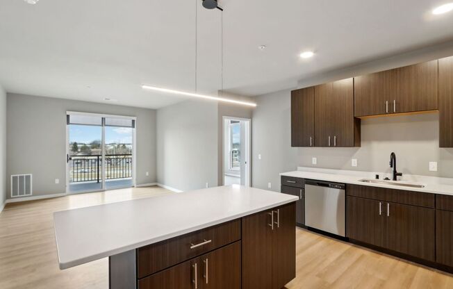 2 beds, 2 baths, 1,140 sqft, $2,255, Unit 5604-124