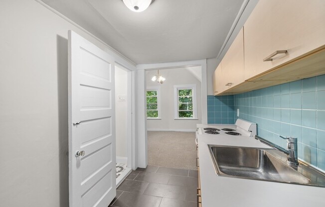 85 LINDEN AVE