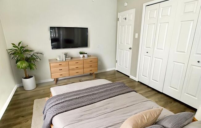2 beds, 1 bath, $995, Unit 109