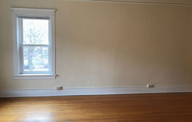 2 beds, 1 bath, $1,345, Unit 12