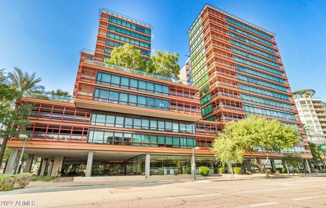 2 beds, 2 baths, $2,100, Unit # 523