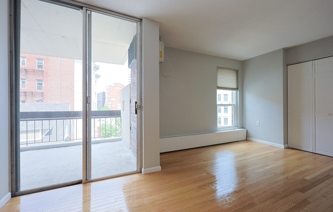 2 beds, 2 baths, 1,000 sqft, $3,950, Unit 401