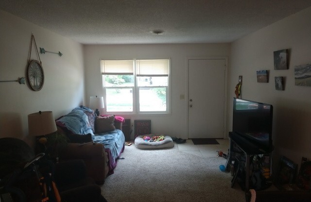 2 Bedroom Duplex located on East Side of MHK!