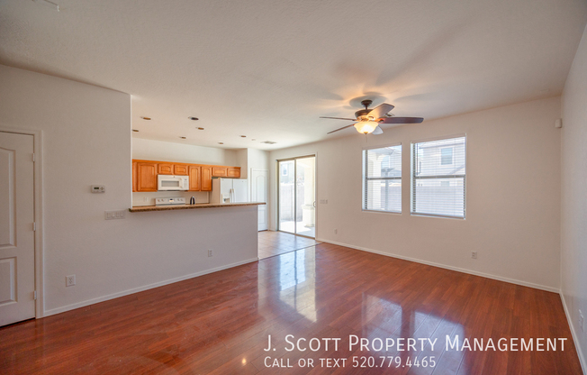 3425 E BARTLETT DR