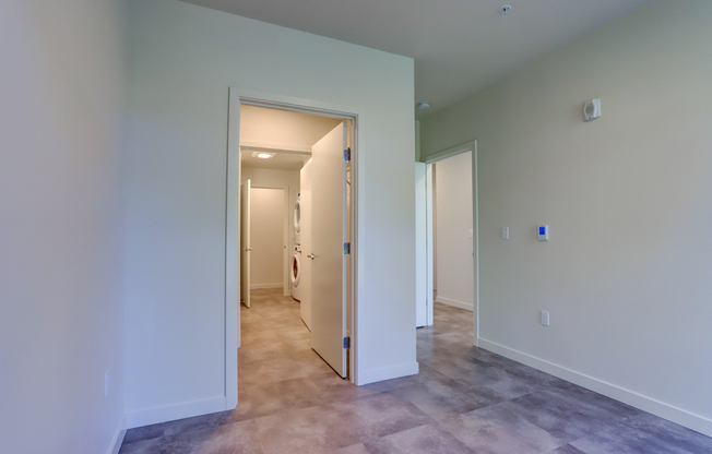 2 beds, 1 bath, 881 sqft, $3,050, Unit 416