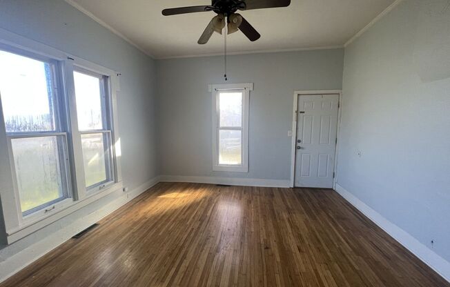 Cute 2 Bedroom/ 2 bathroom home located in Neosho Mo! Rent ready.