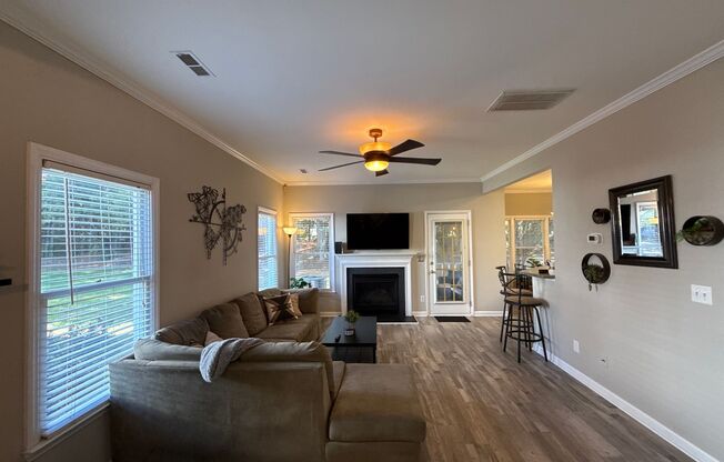 Furnished Townhome in the Davis Lake Community