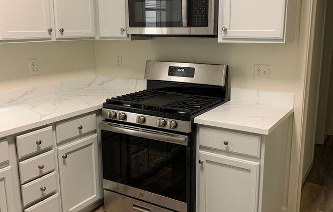 1 bed, 1 bath, 425 sqft, $2,350, Unit 1814B