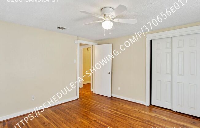 8206 SANDRA ST