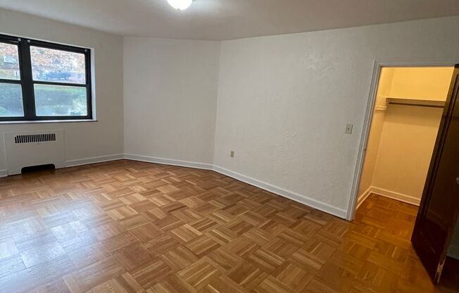 2 beds, 1 bath, 1,000 sqft, $1,200, Unit 102