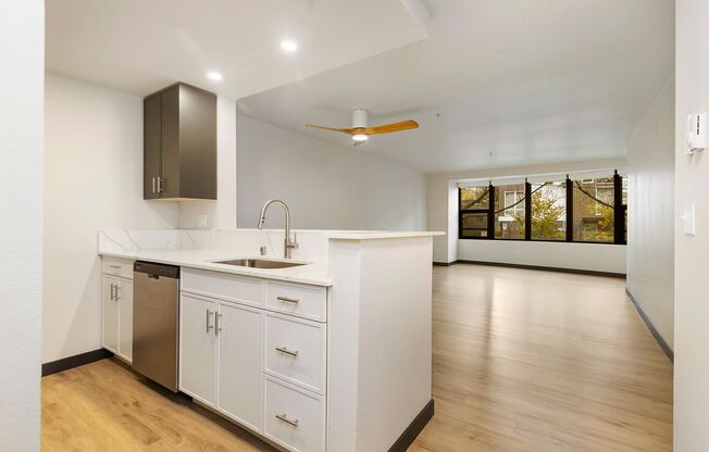 1 bed, 1 bath, 634 sqft, $2,345, Unit 215