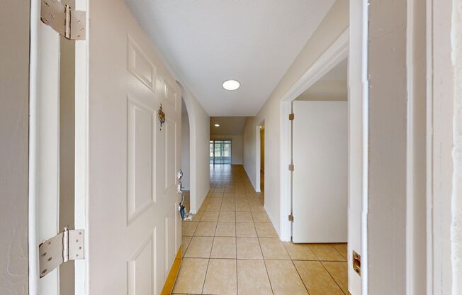 4Br/ 2Bath Home In Clermont - Available Now!