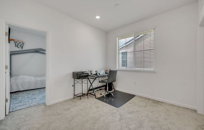 4 beds, 3 baths, $2,900