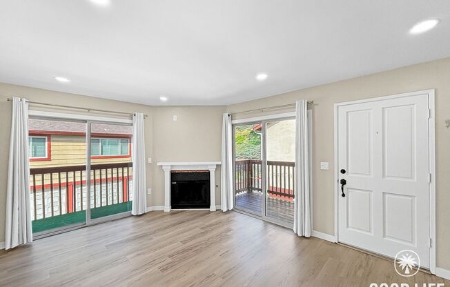 Stunning 3BD/2BA 2nd Floor Condo in Chula Vista W/ A/C, W/D, 2 Balconies, Community Pool & Spa!