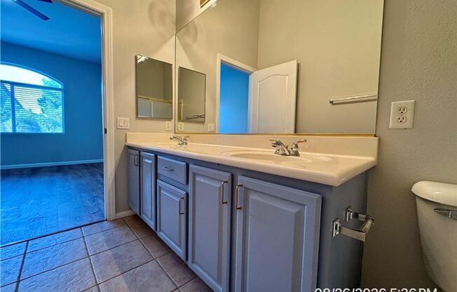 3 beds, 2 baths, $1,445, Unit # 4822