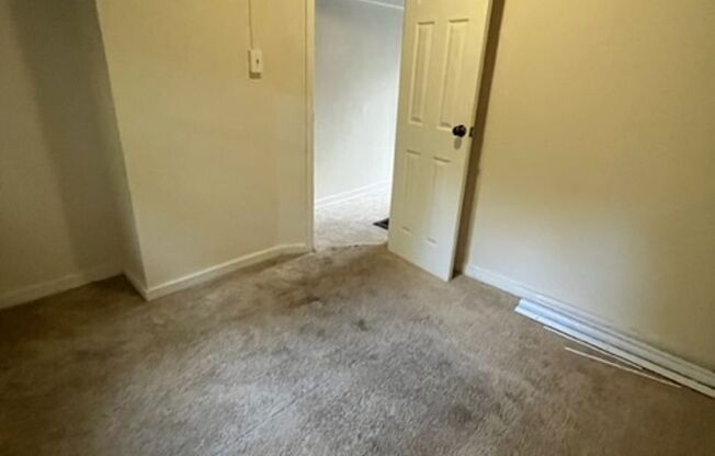 2 beds, 1 bath, $1,250