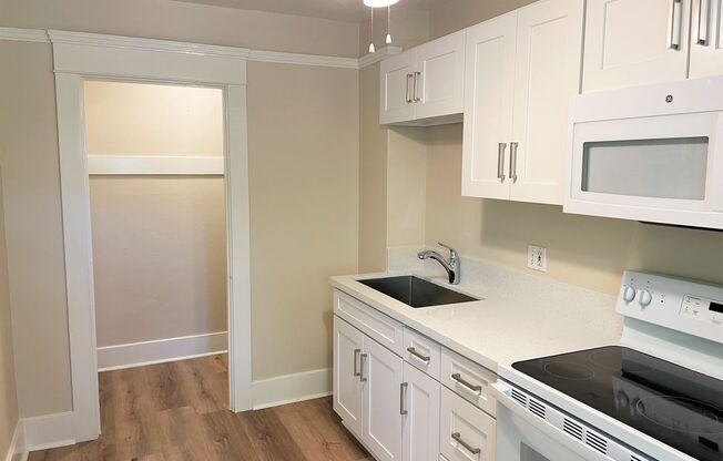 1 bed, 1 bath, 500 sqft, $2,195