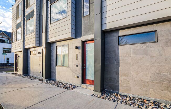 1 Bed 1.5 Bath Townhome in West Highland Available!