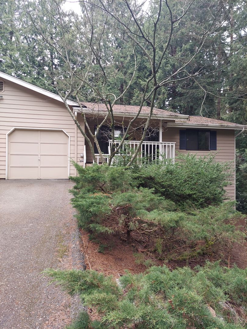 50 -54 NW Lopez Lane