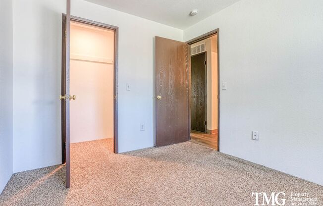 2 beds, 2 baths, 950 sqft, $1,250, Unit 233