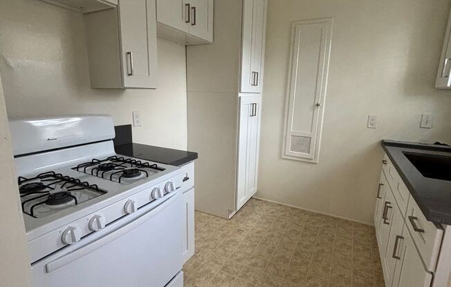 1 bed, 1 bath, 574 sqft, $1,950, Unit 1153 #C