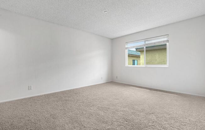 2 beds, 2 baths, 1,008 sqft, $2,600