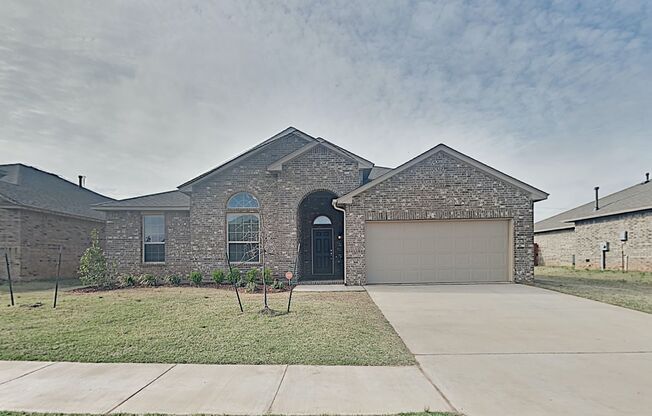 Very Nice and Spacious 4 Bedroom 2 Bath Home in Mustang Schools