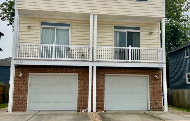 3BD/3.5BA Condo w/ Garage in Chicks Beach! Blocks to the Bay!!