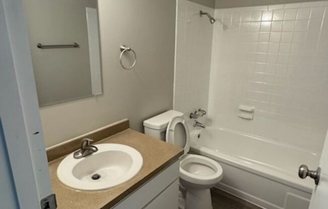 2 beds, 2 baths, 1,092 sqft, $1,175