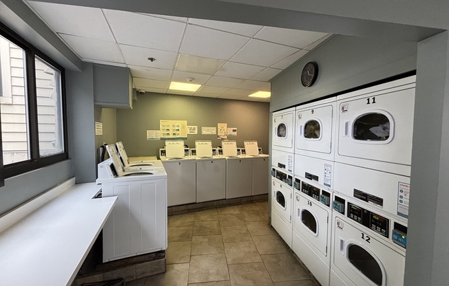 1 bed, 1 bath, 400 sqft, $2,700, Unit 303
