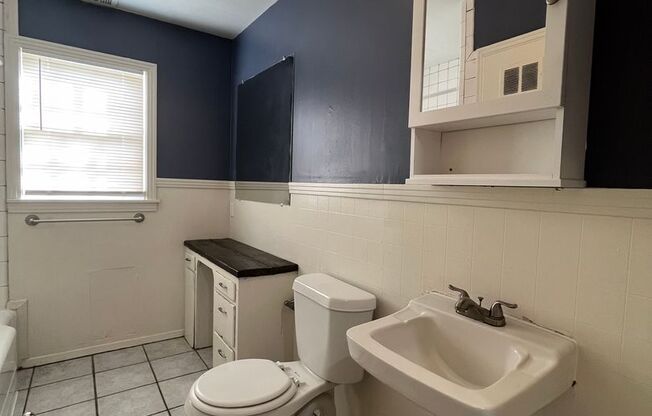 3 beds, 1 bath, $1,025