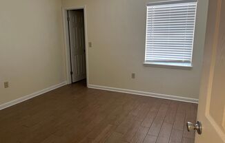 1 bed, 1 bath, 721 sqft, $1,100, Unit E7