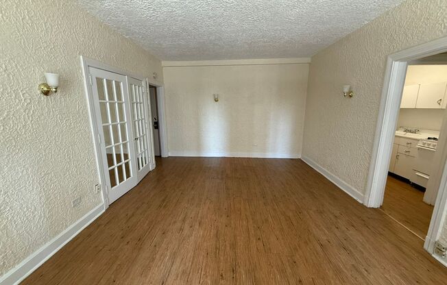 Studio, 1 bath, 308 sqft, $1,175, Unit Bayard Manor 103